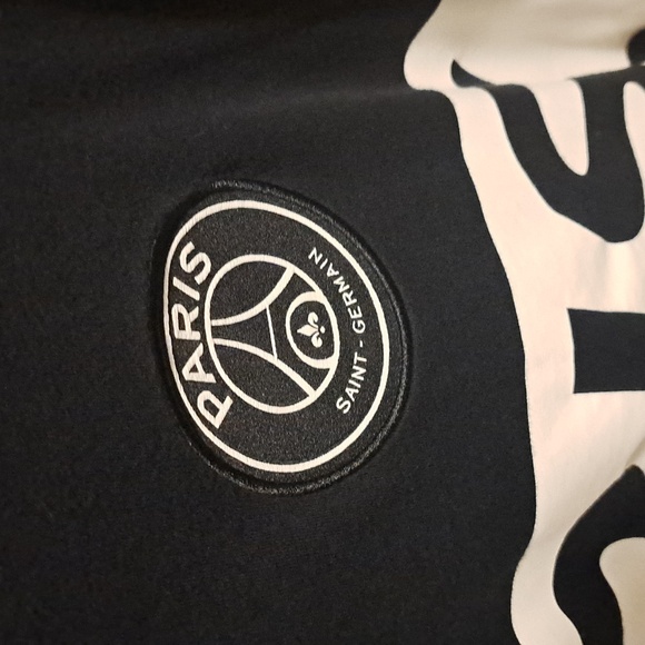 Nike-Jordan Paris-Saint-Germain Shirt - Picture 6 of 9